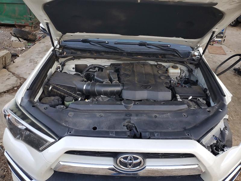 Photo 11 from auction – 2016 TOYOTA 4RUNNER with VIN JTEBU5JR4G5400921