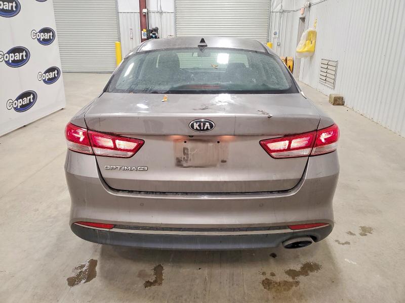 Photo 6 from auction – 2018 KIA OPTIMA with VIN 5XXGT4L39JG239338
