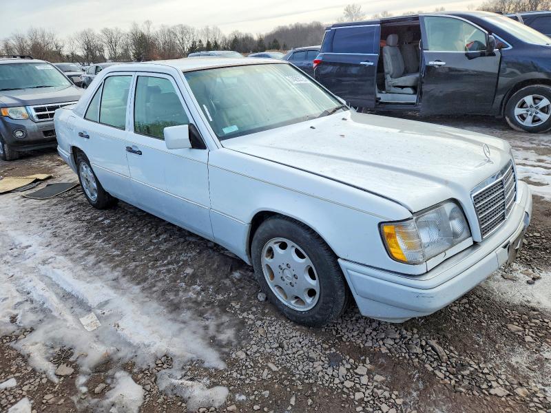 Photo 4 from auction – 1994 MERCEDES-BENZ E 320 with VIN WDBEA32E4RC036801