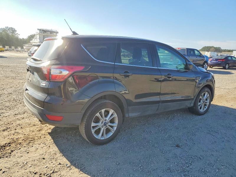 Photo 3 from auction – 2019 FORD ESCAPE SE with VIN 1FMCU0GD2KUA60282