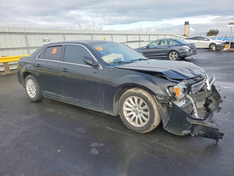 Photo 4 from auction – 2013 CHRYSLER 300 with VIN 2C3CCAAGXDH507371