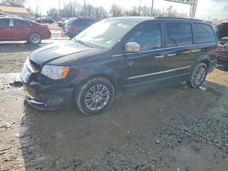 CHRYSLER TOWN & COU 2013 with VIN 2C4RC1CG5DR569371 - Photo from auction
