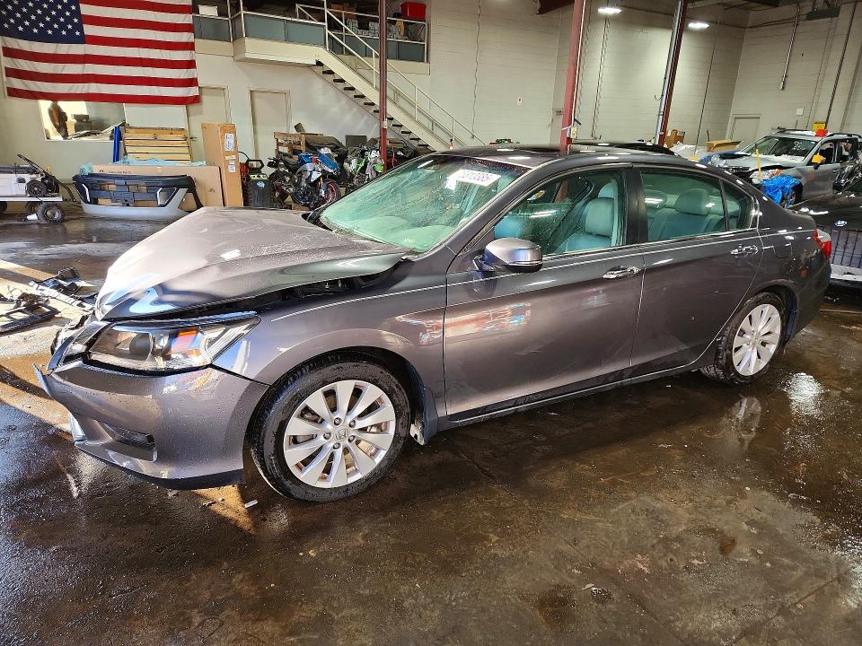 HONDA ACCORD EXL 2015 with VIN 1HGCR2F88FA070989 - Photo from auction