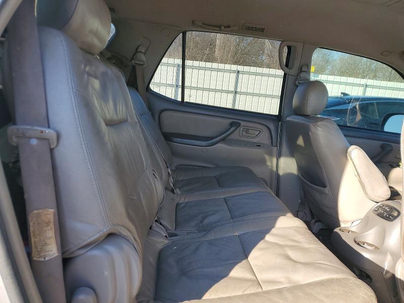 Photo 10 from auction – 2005 TOYOTA SEQUOIA with VIN 5TDZT34A85S244552