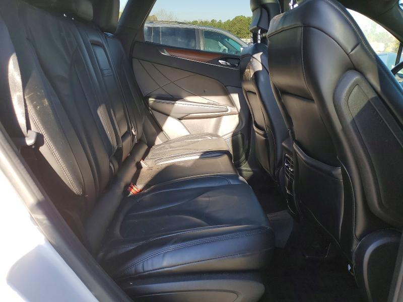 Photo 11 from auction – 2017 LINCOLN MKC RESERV with VIN 5LMTJ3DH6HUL08475