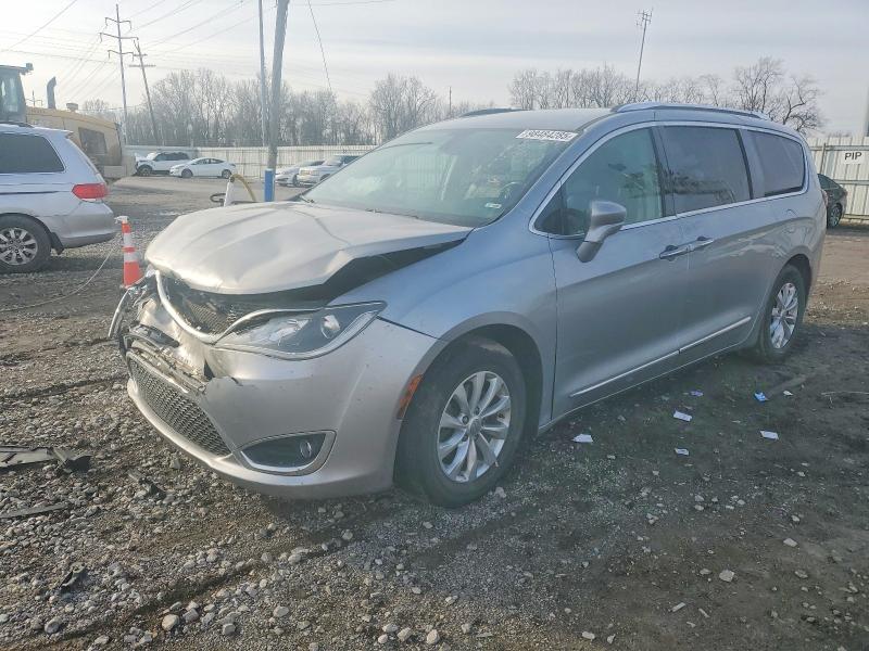 CHRYSLER PACIFICA T 2019 with VIN 2C4RC1BG8KR594005 - Photo from auction