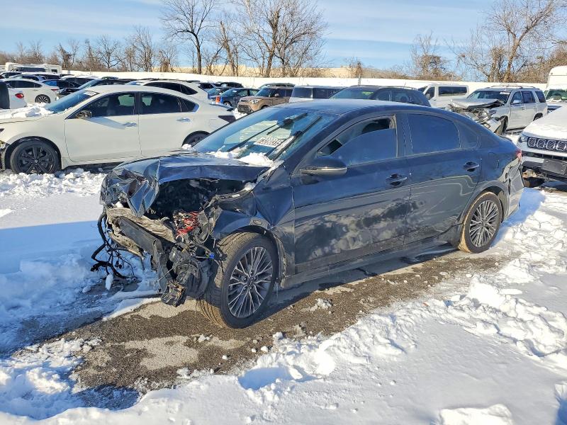 KIA FORTE 2022 with VIN 3KPF54AD2NE497426 - Photo from auction