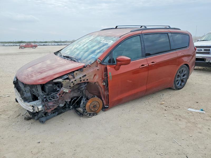 CHRYSLER PACIFICA T 2018 with VIN 2C4RC1BG6JR174788 - Photo from auction