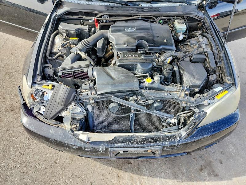 Photo 11 from auction – 2004 LEXUS IS 300 with VIN JTHBD192340094077