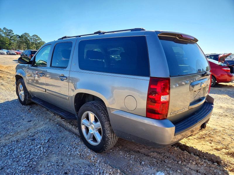Photo 2 from auction – 2009 CHEVROLET SUBURBAN with VIN 1GNFC26049R186405