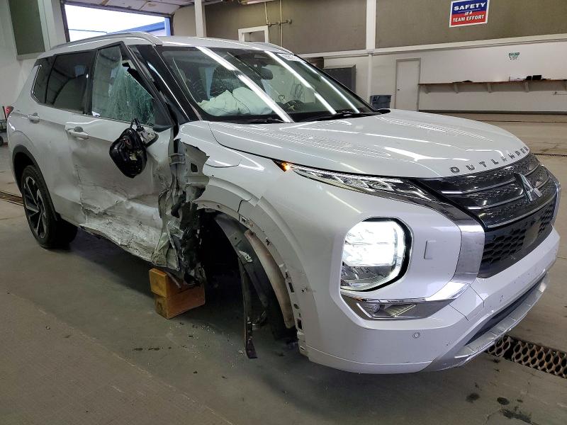Photo 4 from auction – 2022 MITSUBISHI OUTLANDER with VIN JA4J4VA88NZ059837