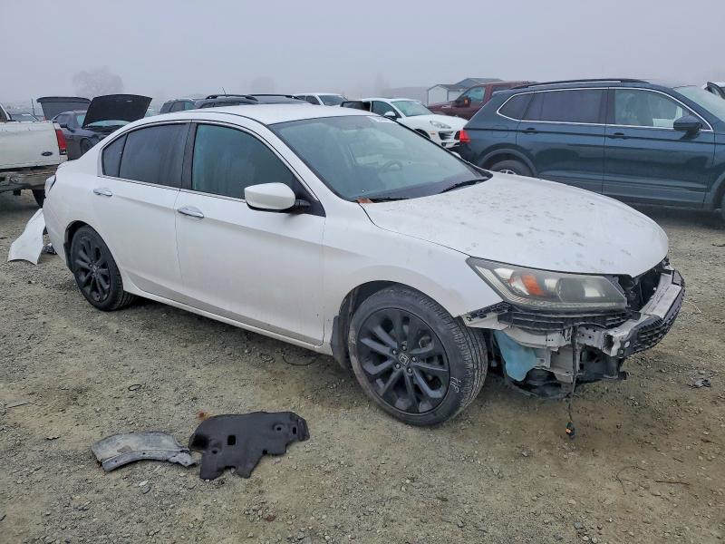 Photo 4 from auction – 2015 HONDA ACCORD with VIN 1HGCR2F53FA130487