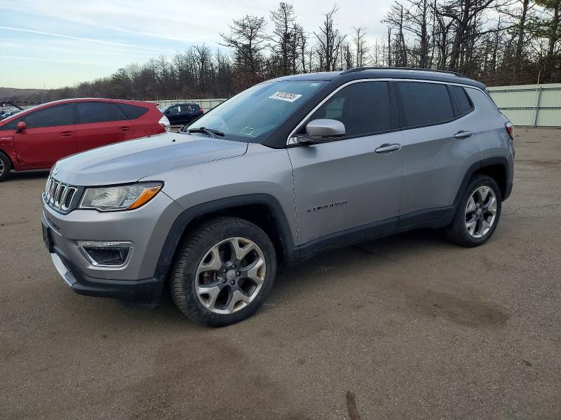 JEEP COMPASS 2019 with VIN 3C4NJDCB4KT654318 - Photo from auction