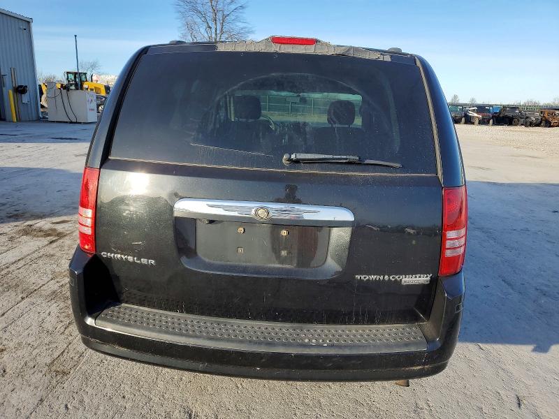 Photo 6 from auction – 2010 CHRYSLER TOWN & COU with VIN 2A4RR5D17AR310631