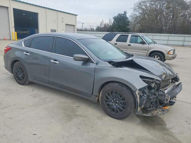 Photo 4 from auction – 2017 NISSAN ALTIMA 2.5 with VIN 1N4AL3AP4HC157300