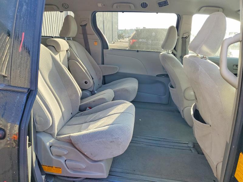 Photo 11 from auction – 2013 TOYOTA SIENNA LE with VIN 5TDKK3DC2DS300957