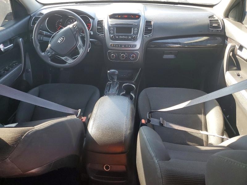 Photo 8 from auction – 2015 KIA SORENTO LX with VIN 5XYKTDA74FG648995