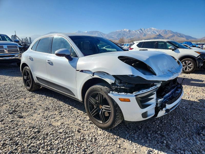 Photo 4 from auction – 2016 PORSCHE MACAN S with VIN WP1AB2A54GLB46672