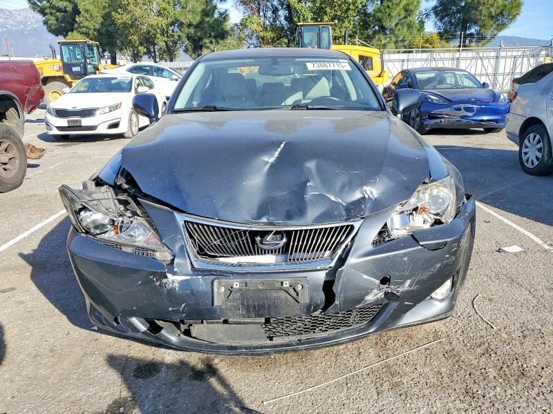 Photo 5 from auction – 2006 LEXUS IS 250 with VIN JTHBK262062020736