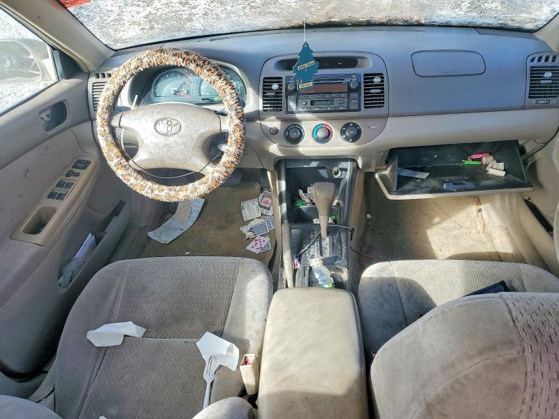 Photo 8 from auction – 2002 TOYOTA CAMRY with VIN 4T1BF32K02U017623