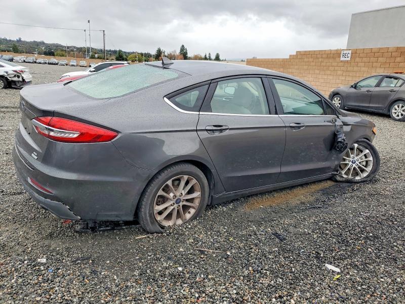 Photo 3 from auction – 2020 FORD FUSION with VIN 3FA6P0HD5LR258151