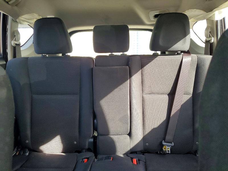 Photo 10 from auction – 2017 TOYOTA RAV4 LE with VIN JTMZFREV9HJ711880