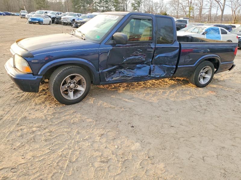 GMC SONOMA 2003 with VIN 1GTCS19X438282596 - Photo from auction