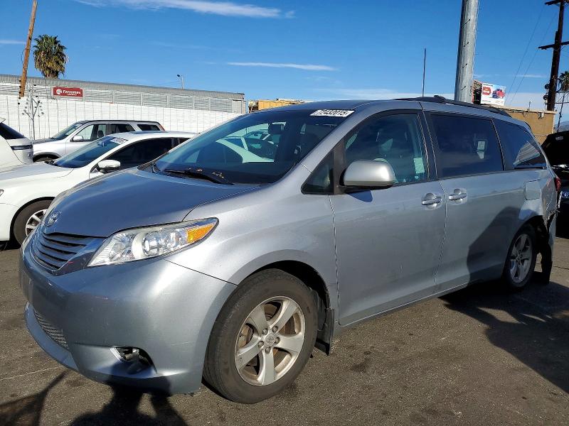 TOYOTA SIENNA 2017 with VIN 5TDKZ3DC1HS893986 - Photo from auction