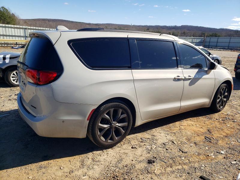 Фото 3 с аукциона – 2019 CHRYSLER PACIFICA L с VIN 2C4RC1GGXKR733088