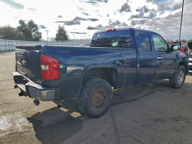 Photo 3 from auction – 2007 CHEVROLET SILVERADO with VIN 2GCEC19C271646168