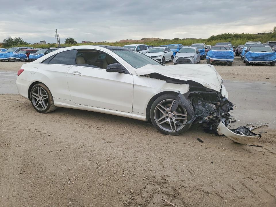 Photo 4 from auction – 2017 MERCEDES-BENZ E with VIN WDDKJ6FB5HF354015