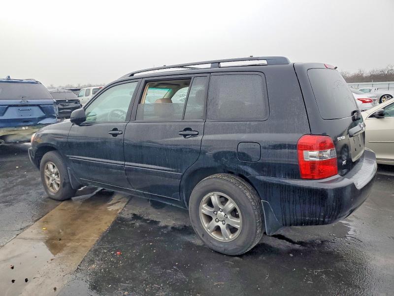 Photo 2 from auction – 2005 TOYOTA HIGHLANDER with VIN JTEGP21A050045942