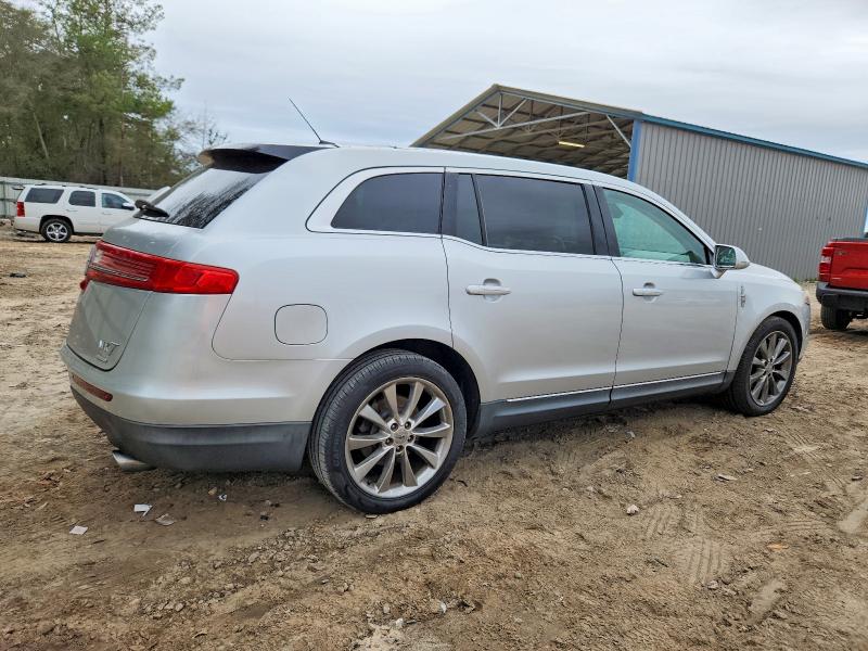 Photo 3 from auction – 2011 LINCOLN MKT with VIN 2LMHJ5AT3BBJ51020
