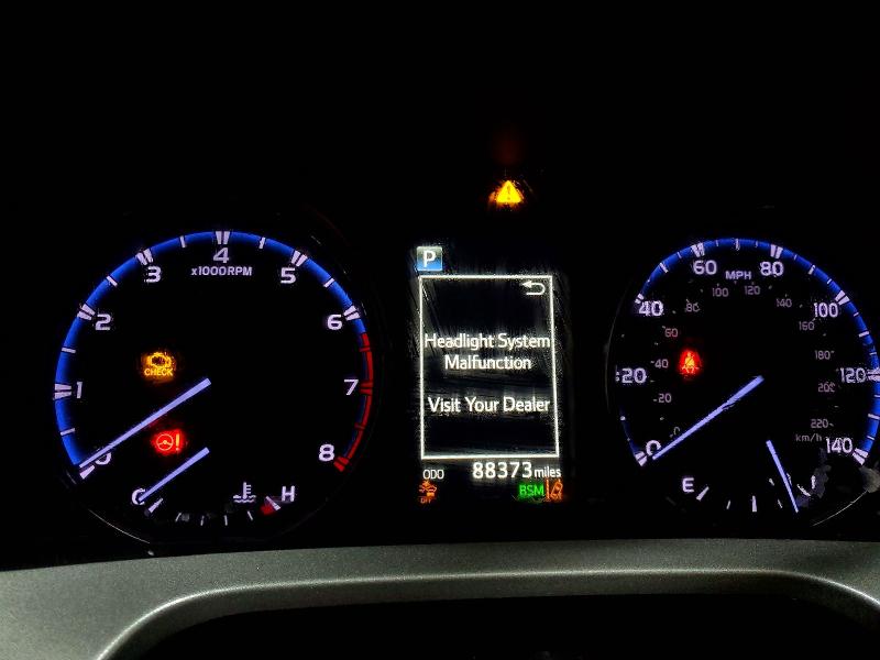Photo 9 from auction – 2018 TOYOTA RAV4 ADVEN with VIN 2T3RFREV2JW783933