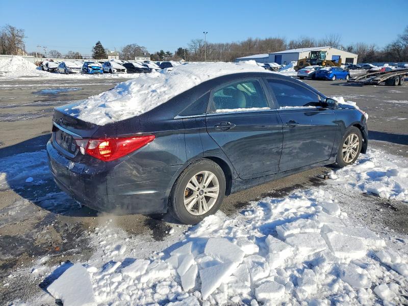 Photo 3 from auction – 2012 HYUNDAI SONATA GLS with VIN 5NPEB4AC5CH351378