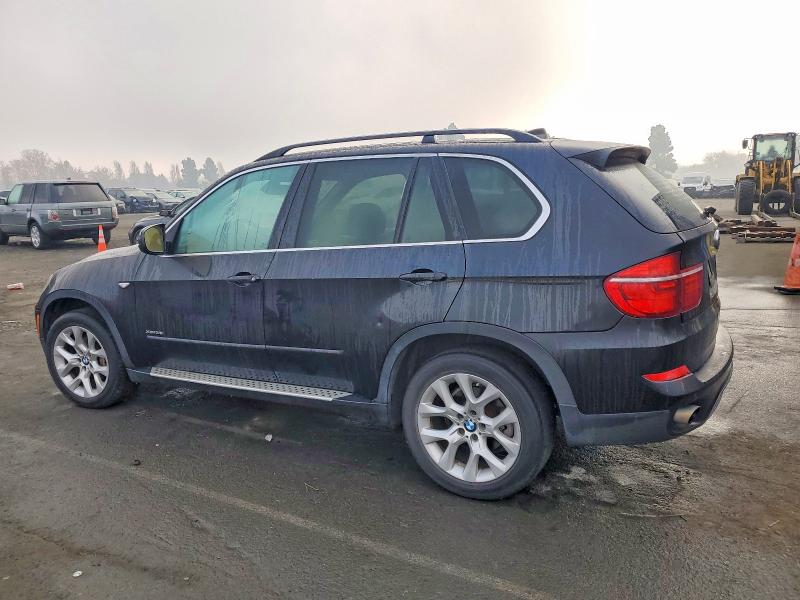 Photo 2 from auction – 2013 BMW X5 XDRIVE3 with VIN 5UXZV4C57D0E04895