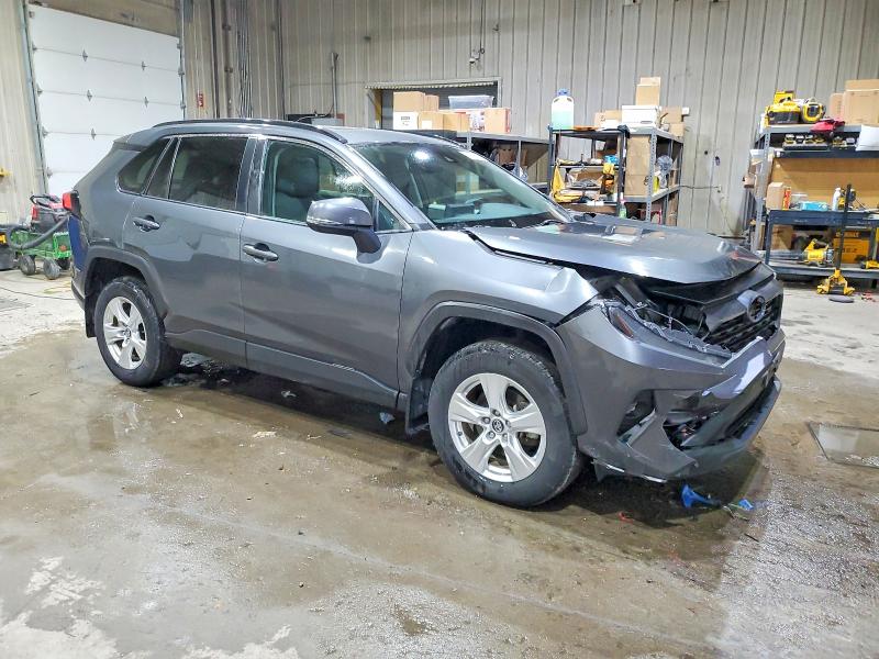 Photo 4 from auction – 2020 TOYOTA RAV4 XLE with VIN 2T3P1RFV0LC124371
