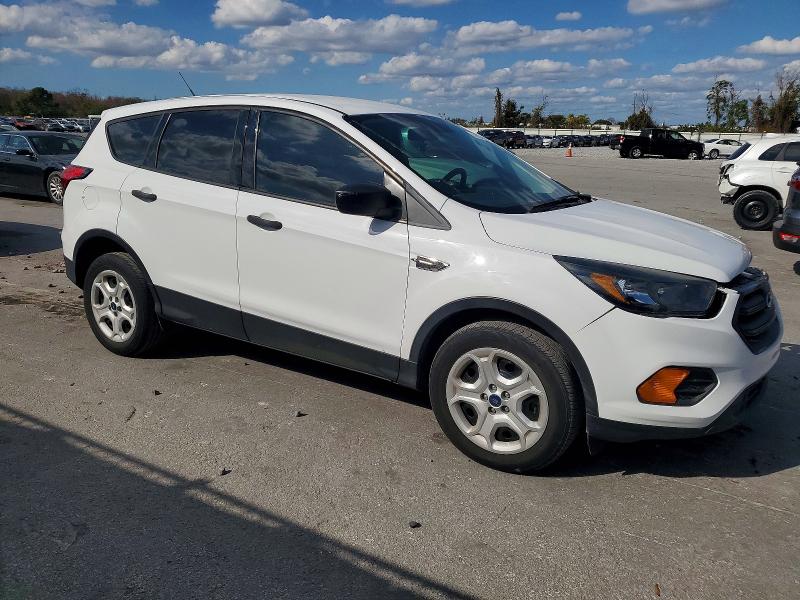 Photo 4 from auction – 2019 FORD ESCAPE with VIN 1FMCU0F71KUB95281