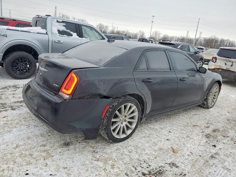 Photo 3 from auction – 2018 CHRYSLER 300 with VIN 2C3CCAAGXJH338450