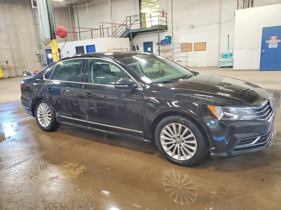 Photo 4 from auction – 2016 VOLKSWAGEN PASSAT SE with VIN 1VWBT7A36GC028439