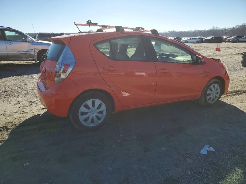 Photo 3 from auction – 2013 TOYOTA PRIUS C with VIN JTDKDTB33D1047738