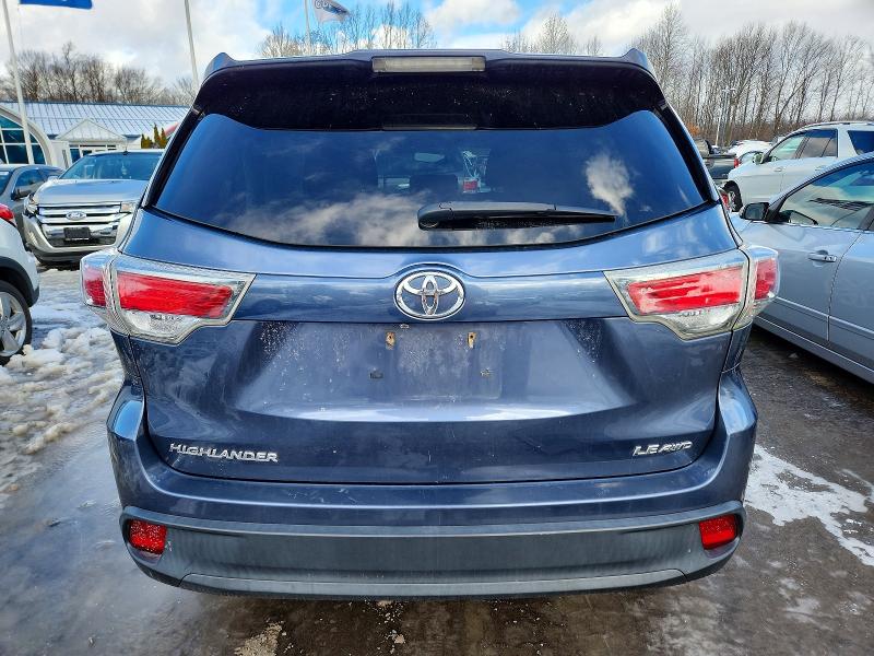 Foto 6 de la subasta – 2015 TOYOTA HIGHLANDER con VIN 5TDBKRFHXFS164060