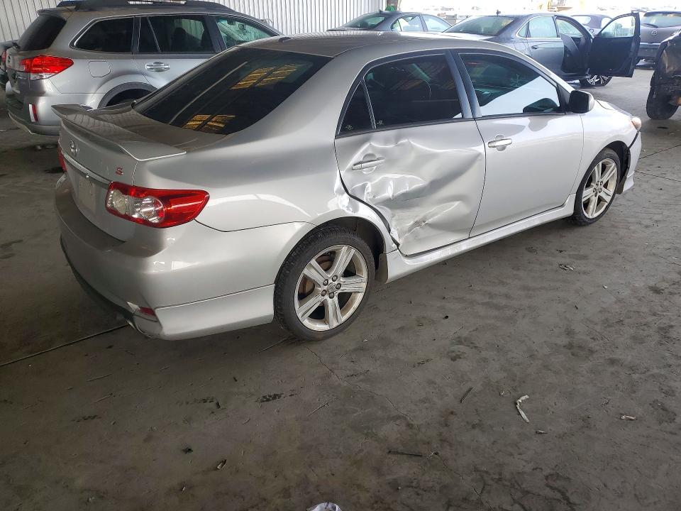 Photo 3 from auction – 2013 TOYOTA COROLLA with VIN 2T1BU4EE3DC998469