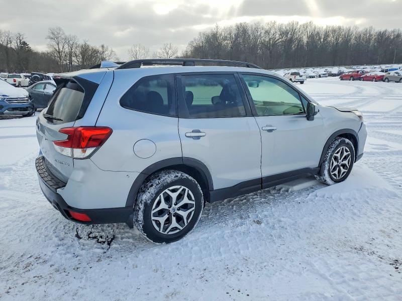 Photo 3 from auction – 2019 SUBARU FORESTER P with VIN JF2SKAEC5KH439258