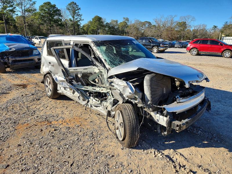 Photo 4 from auction – 2016 KIA SOUL with VIN KNDJN2A21G7841716