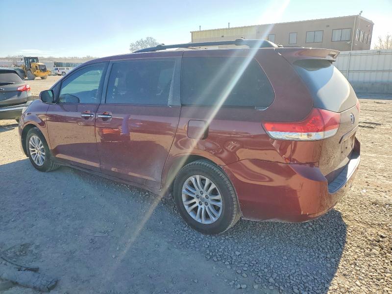 Photo 2 from auction – 2013 TOYOTA SIENNA with VIN 5TDYK3DC3DS326266