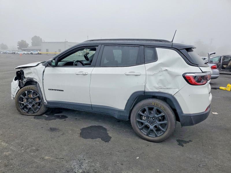 Photo 2 from auction – 2022 JEEP COMPASS with VIN 3C4NJDBB9NT181621