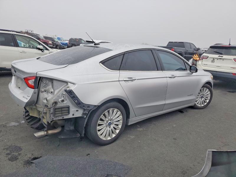 Photo 3 from auction – 2015 FORD FUSION with VIN 3FA6P0LU8FR305698