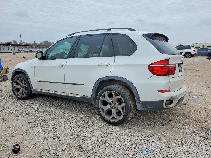 Photo 2 from auction – 2012 BMW X5 XDRIVE3 with VIN 5UXZW0C5XCL671531