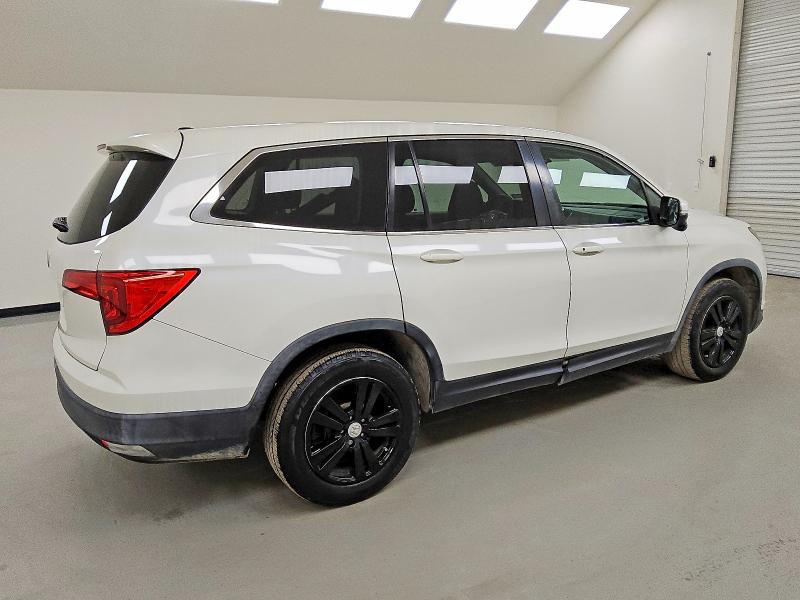 Фото 3 с аукциона – 2017 HONDA PILOT EX с VIN 5FNYF5H34HB033996